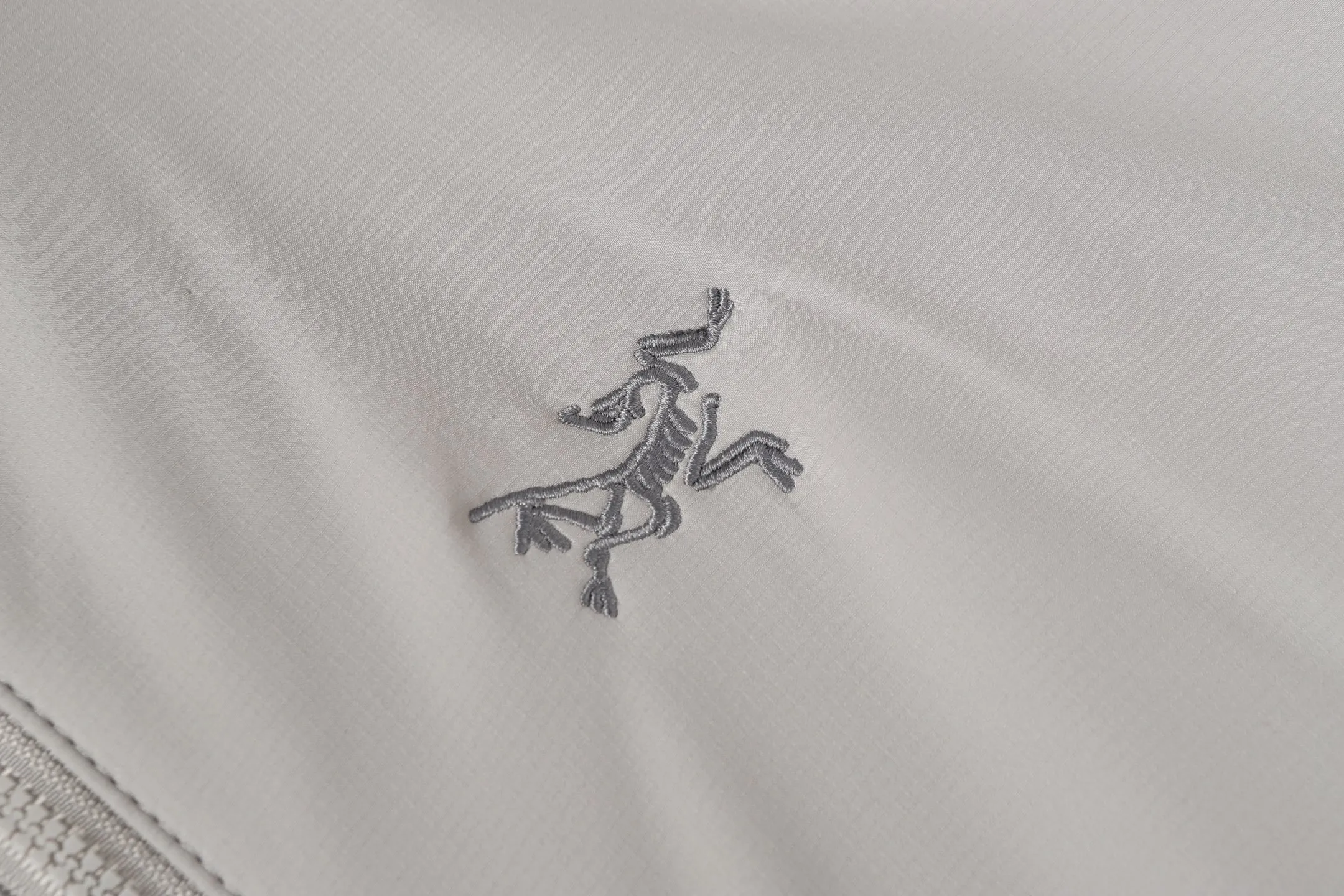 ARC'TERYX 25 Quality 。 B ， ， 、 、 、 。 ， ， ， ， Versatile ， ， ， ， ， 、 、 ， ， … ， ， ， ， ， ： ， ， ， 。 ， 。 ， 。 ：Black/ White/ Green/Navy Blue /Yellow Size：S-XXL